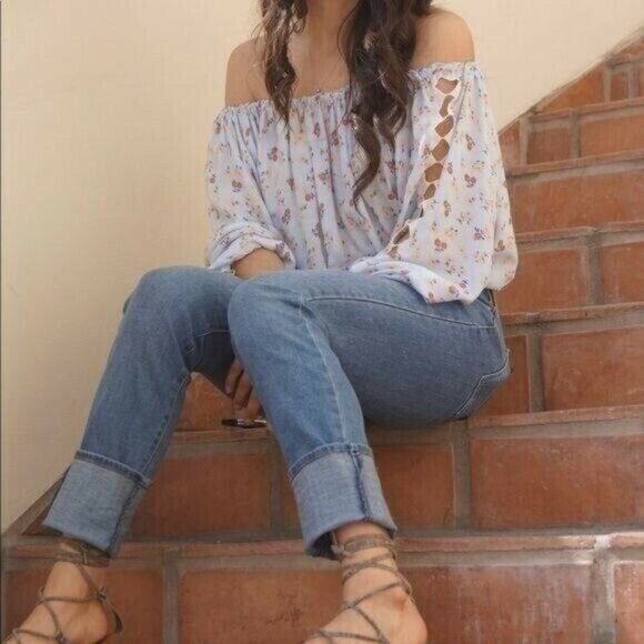 Forever 21 Floral print off the shoulder Crop top - Picture 2 of 9